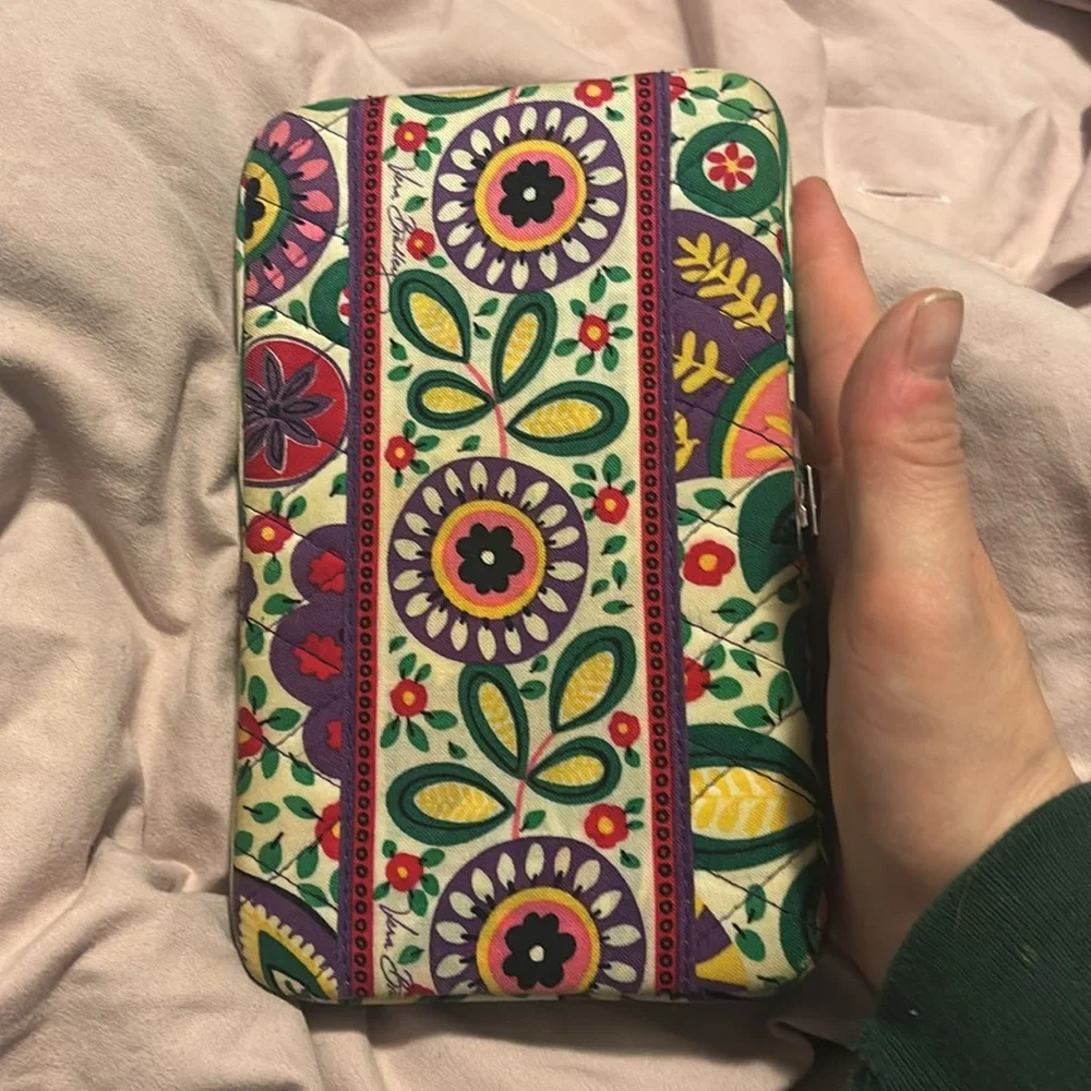 Vera Bradley Viva La Vera hard clasp wallet - Picture 3 of 7